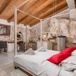 House Cave Romana 普拉