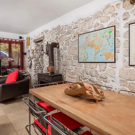 House Cave Romana Pola