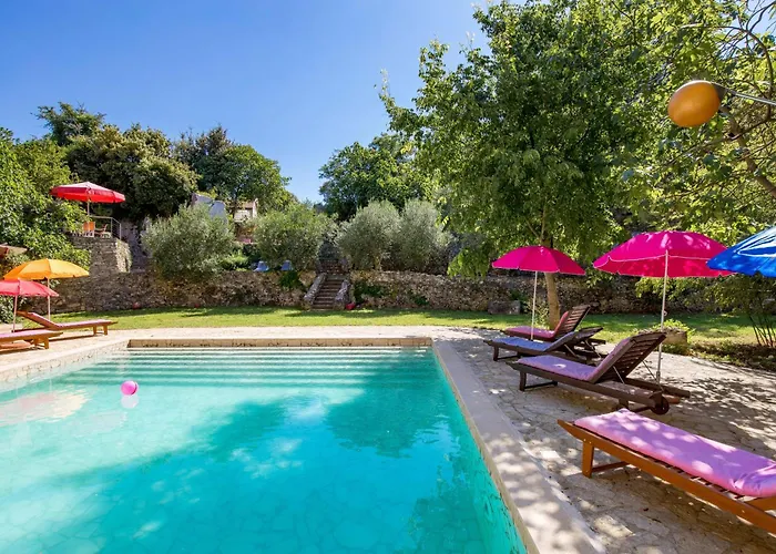 House Cave Romana בית נופש