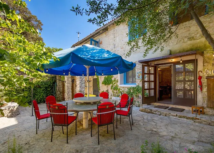 House Cave Romana בית נופש *