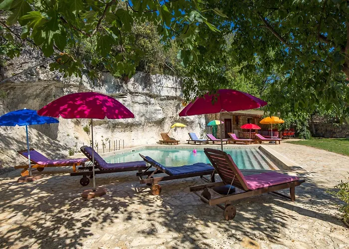 בית נופש House Cave Romana פולה