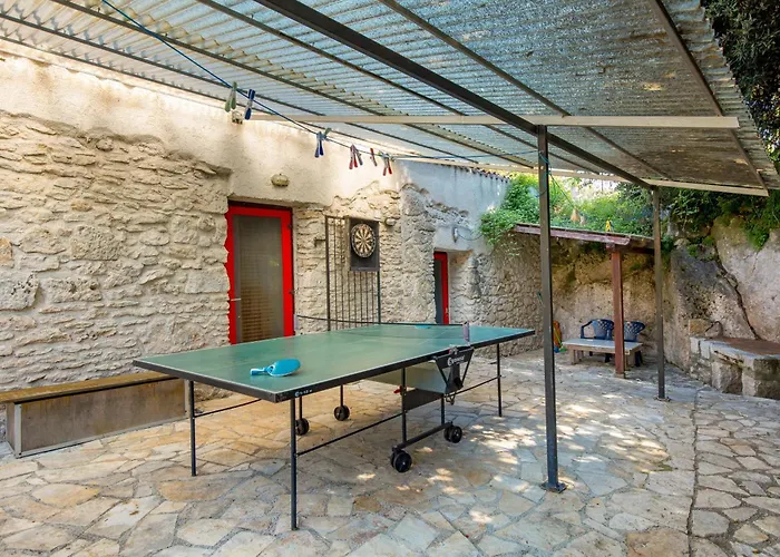 House Cave Romana